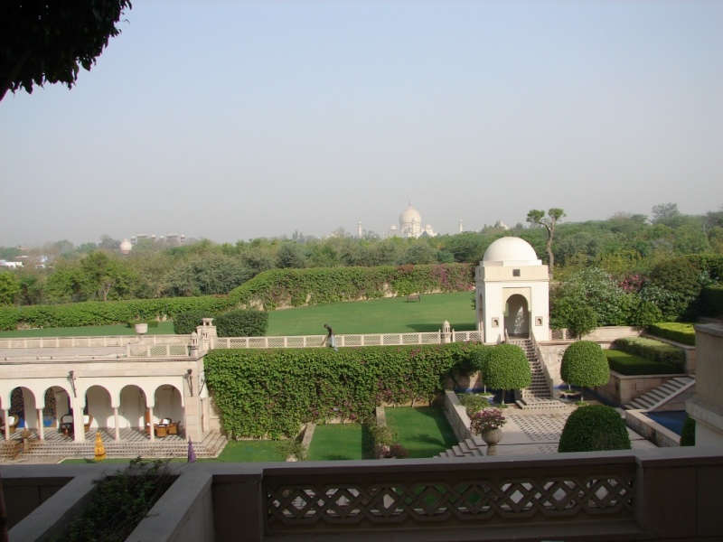 2008/03(March)/AroundTheWorld/Jaj Mahal Post/800x600_From Our Hotel.JPG